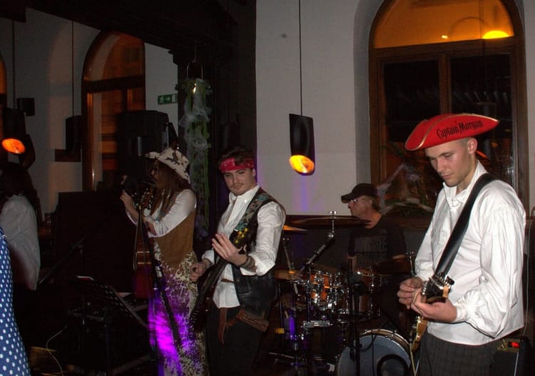 Historická jatka v JBC: PopÇorn strašili i tančili!